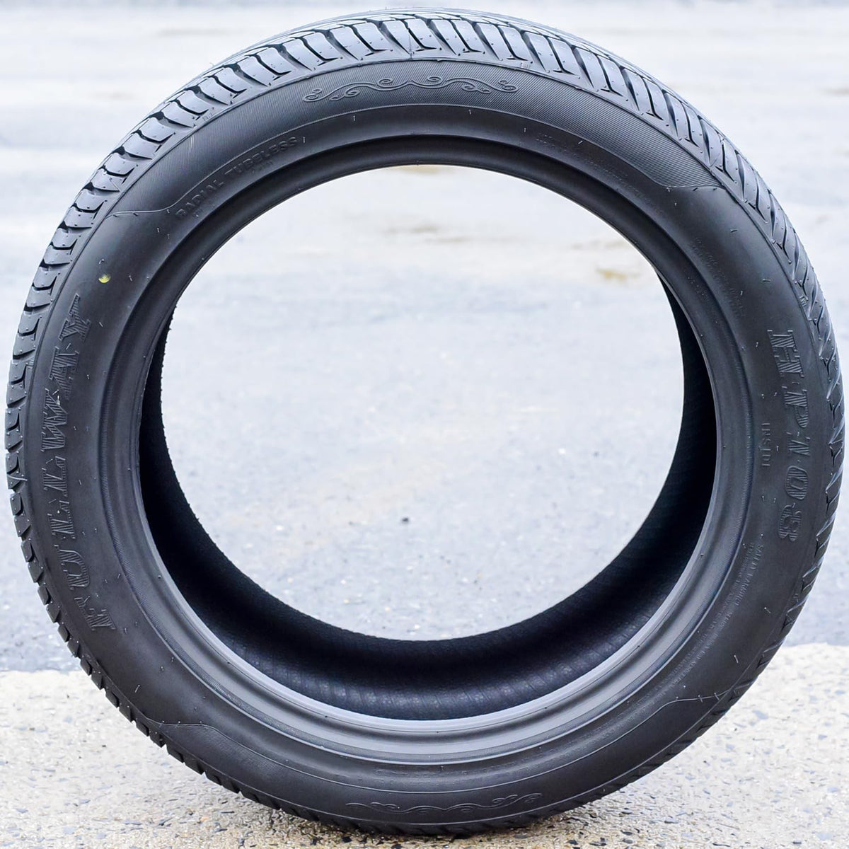 All-Season Passenger Car Performance Radial Tire 215/60R16 99V XL A858