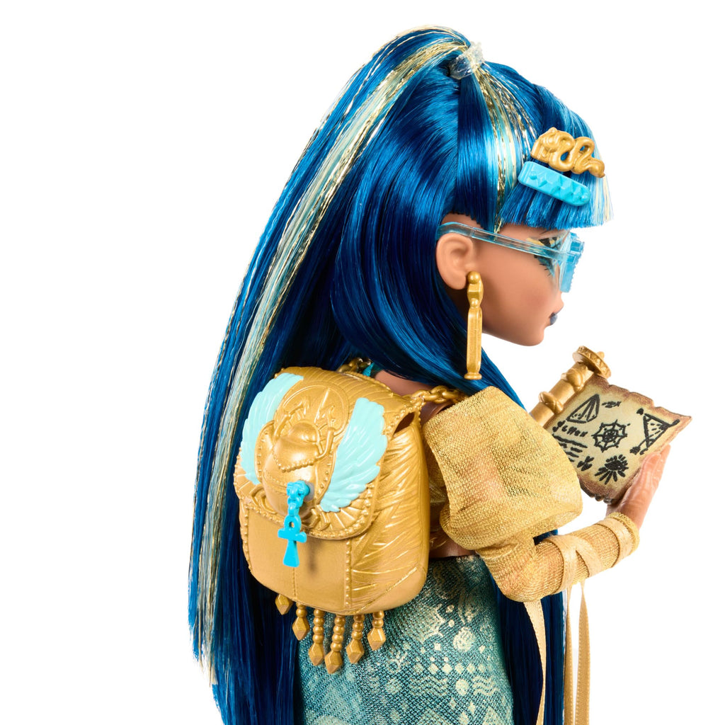 Doll in Golden Clothes E879
