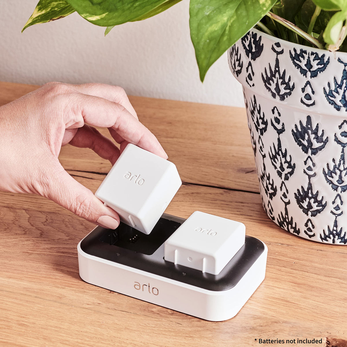 Dual Charging Station for Rechargeable Batteries X7902