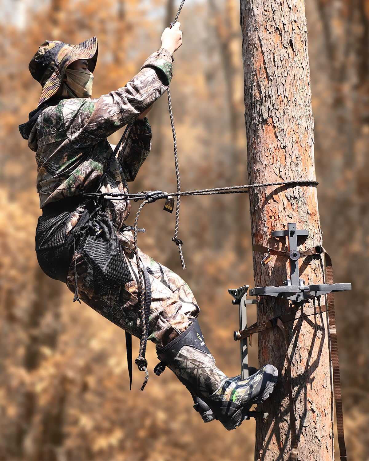 Lightweight Hunting Saddle with 2 Adjustable Safety Ropes M650